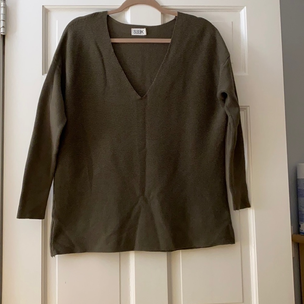 Lightly used seek the label sweater size small
